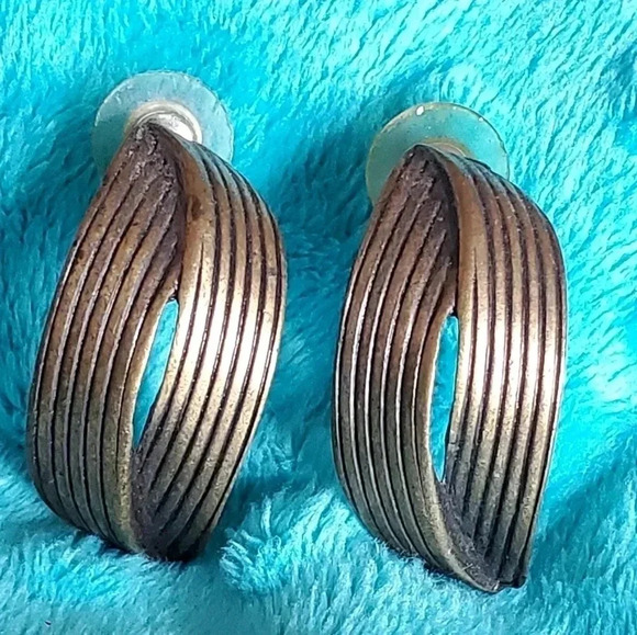 Vintage earrings​​ - Picture 1 of 3